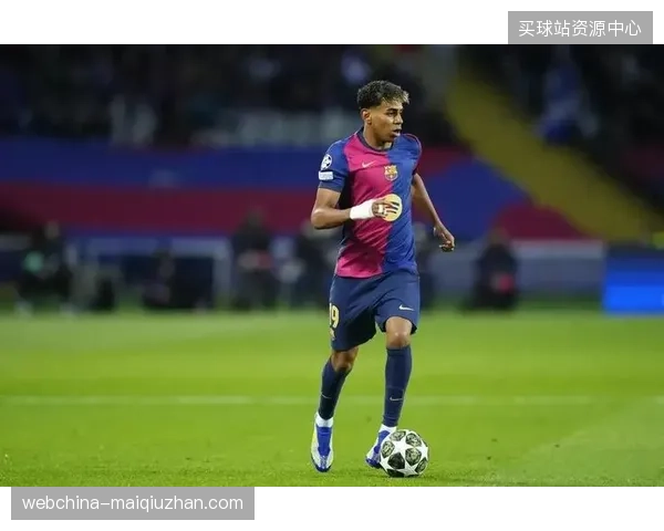 巴塞罗那新星亚马尔凭借赛季高光表现，成为最受瞩目的年轻攻击手